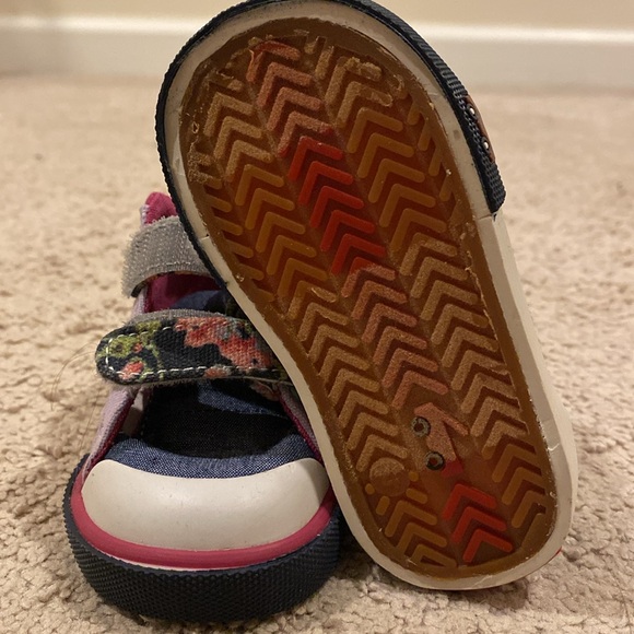 See Kai Run Size 4 Purple Denim Floral Hightop Sneakers - Picture 4 of 4